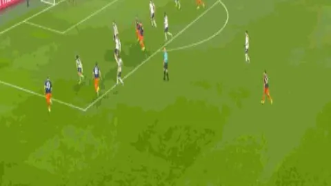 鲍世蒙首发获穆斯卡点赞，球迷沉醉海港足球盛宴